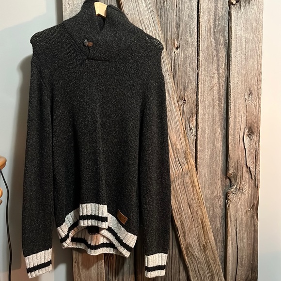 Knitted Roots sweater - Picture 1 of 2